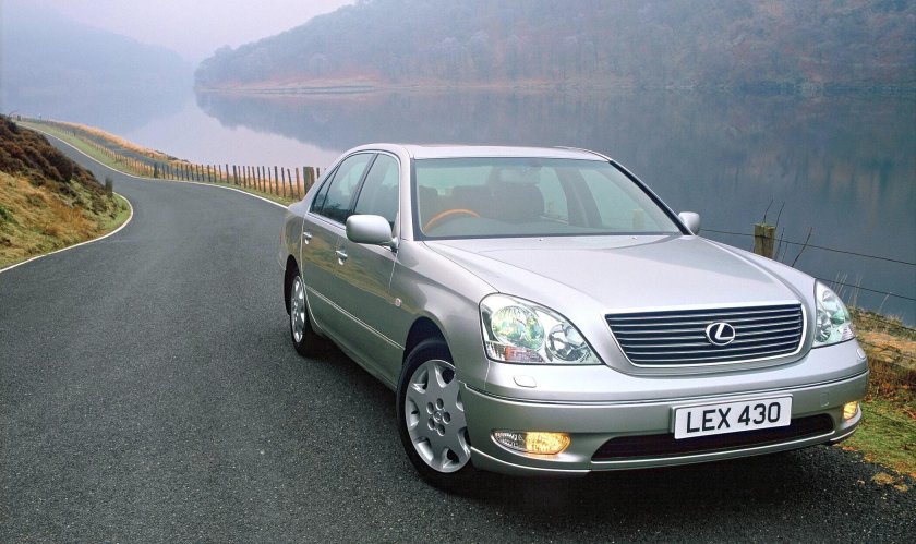 Лексус седан 2000