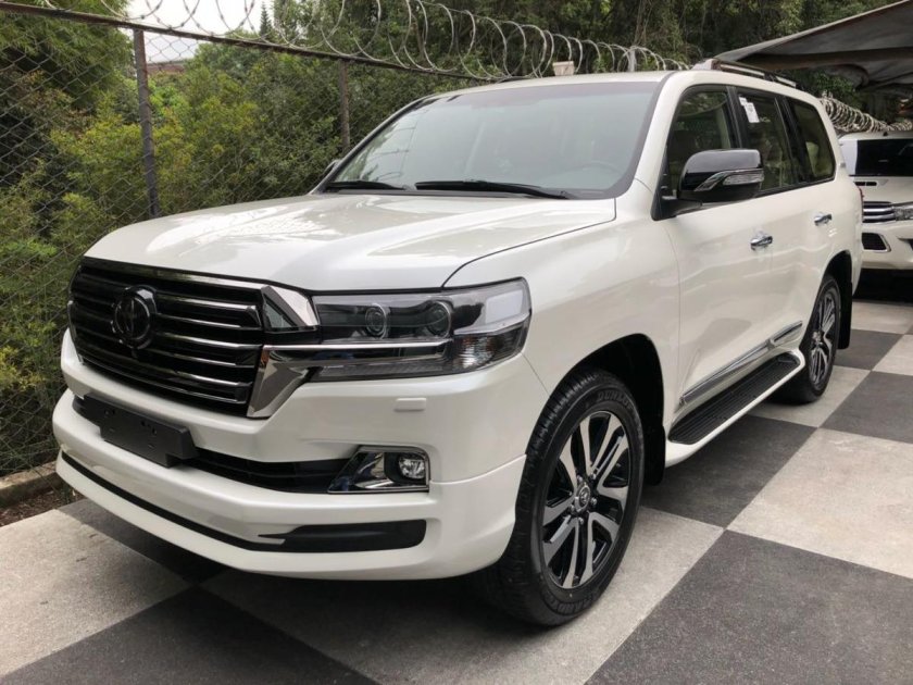 Toyota Land Cruiser 200 Экскалибур