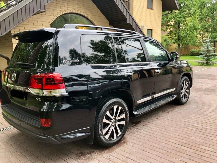 Toyota Land Cruiser 200