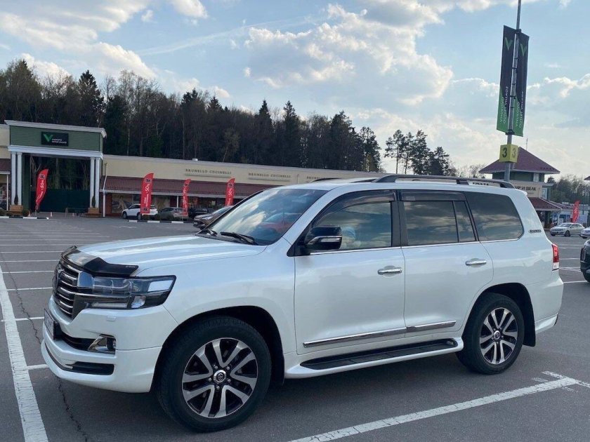 Купить крузак Москва бу до 1500000