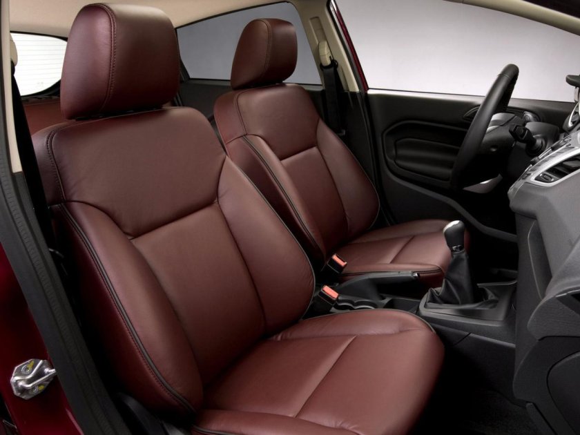 Коричневый салон