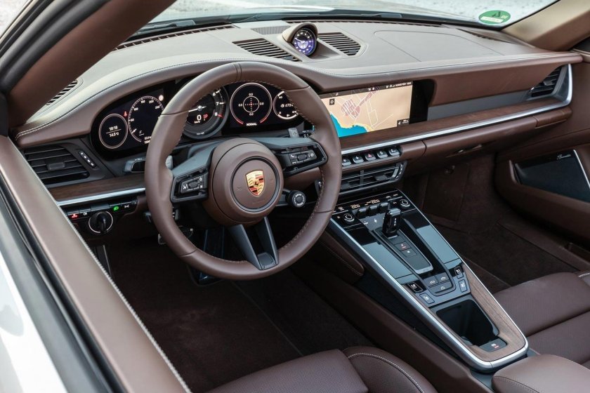 Порше 911 салон