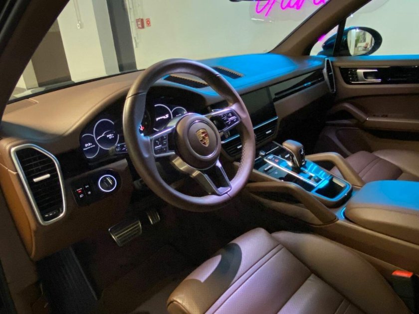 Черный порше кайен