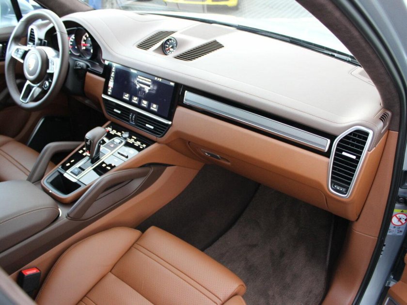 Порше Кайен 2021 салон