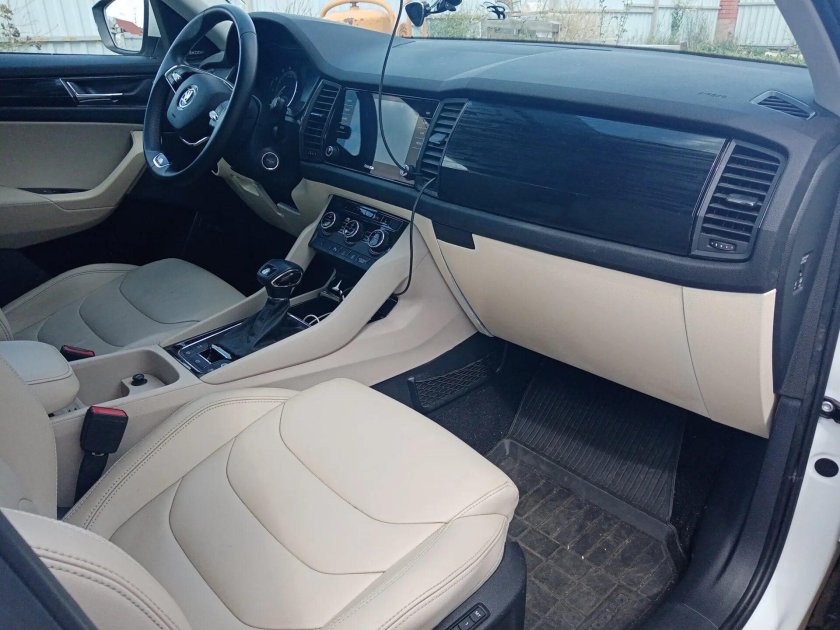 Цвет салона