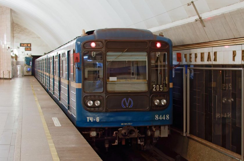 Метро вагон спб лвз