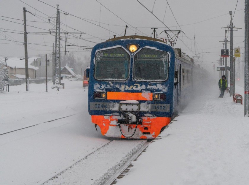 Станция зимой