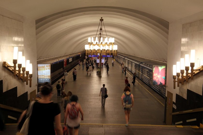 Станция метро черная речка