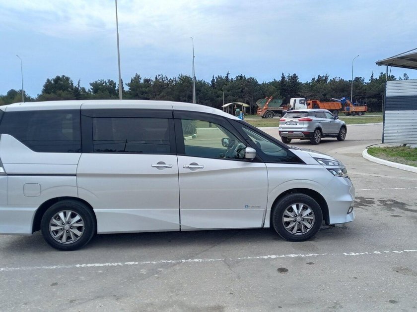 Nissan Serena 2019