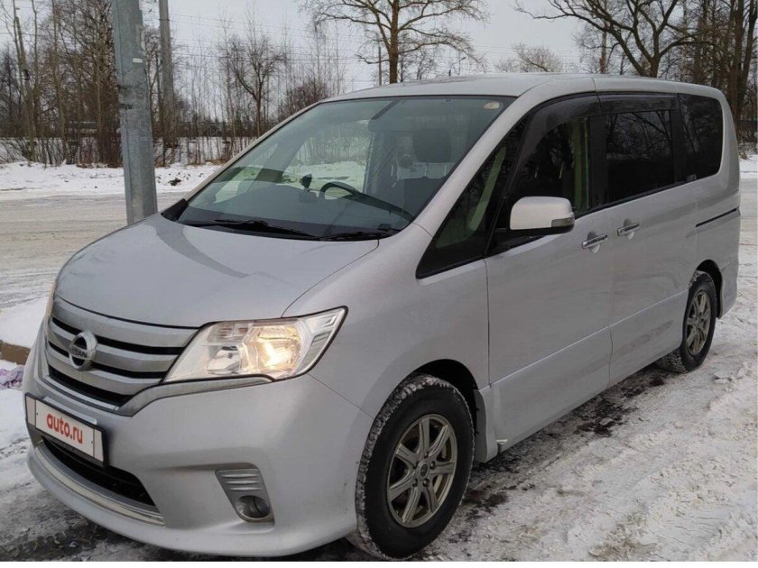 Nissan serena 2011