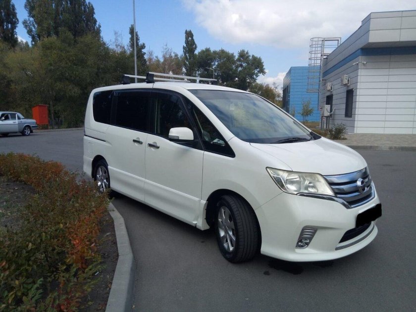 Nissan Serena 2011