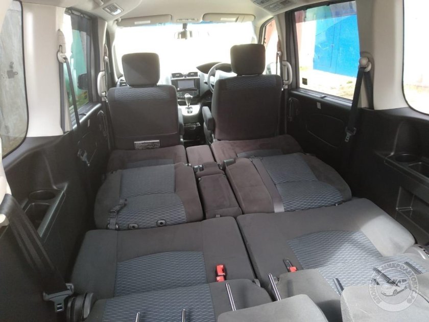 Nissan Serena 2016 салон