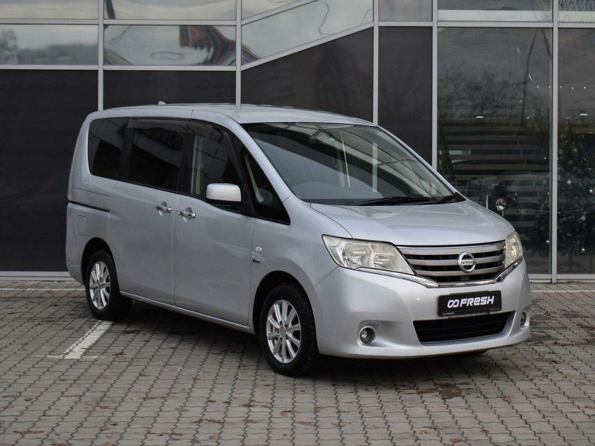 Ниссан Серена 2010