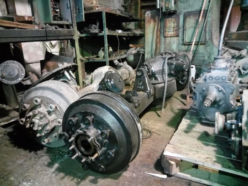 ЗИЛ 131 на портальных Мостах