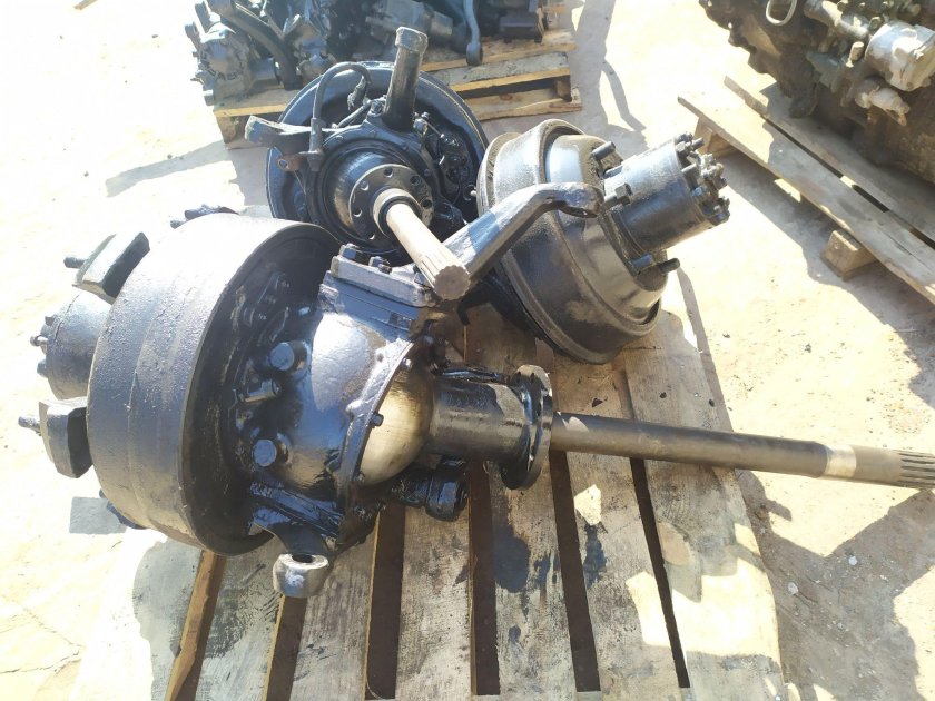 Поворотный кулак зил 131