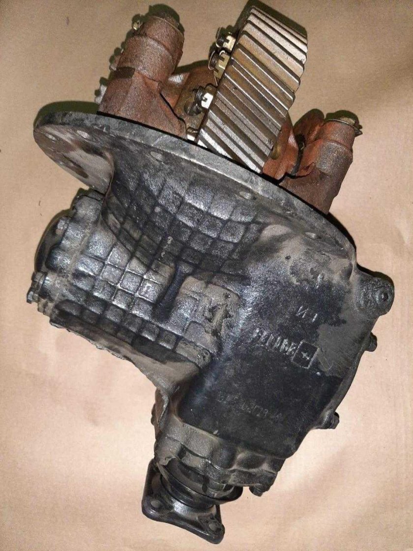 Редуктор переднего моста 131-2302010