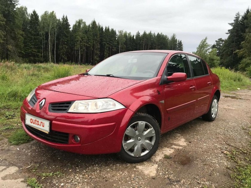 Рено Меган 2 седан красный
