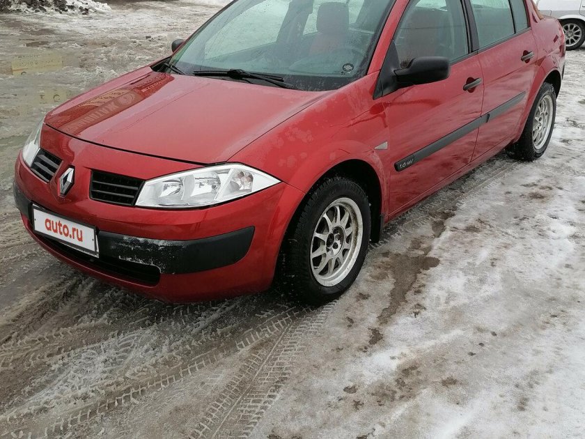 Рено Меган 2 красный