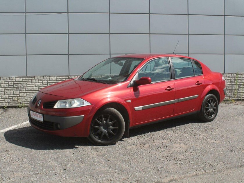 Рено Меган 2 седан красный