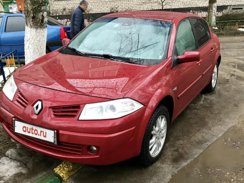 Рено Меган 2 красный