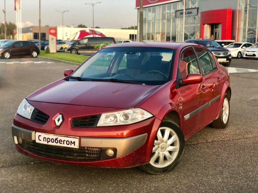 Рено Меган 2 красный