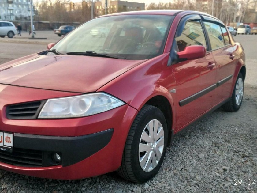 Рено Меган 2 красный