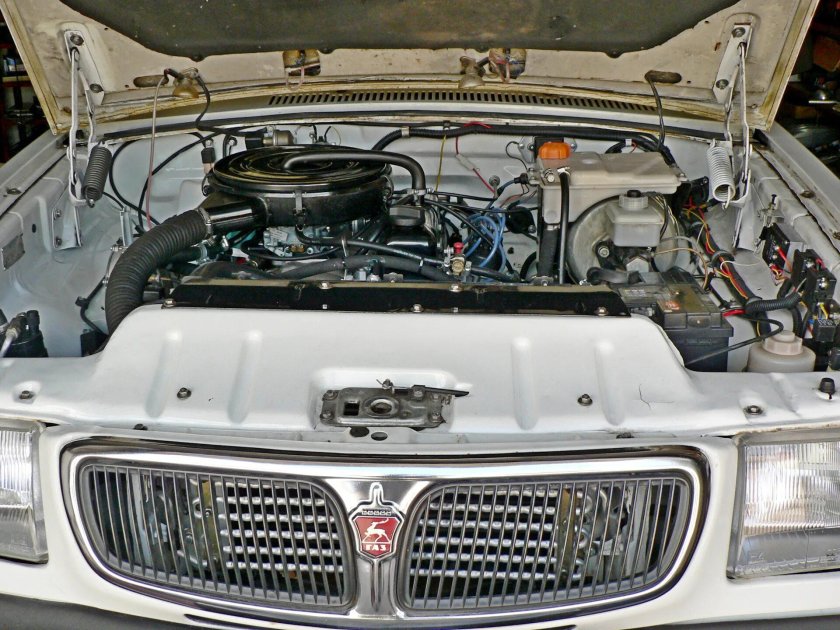 ГАЗ 3110 моторный отсек