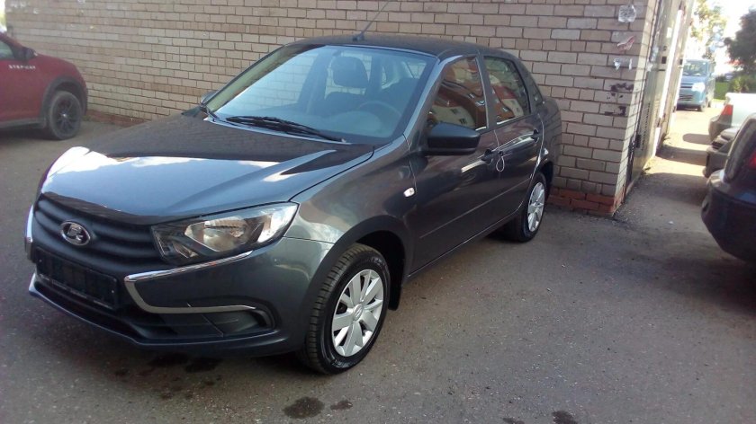 Гранта фл седан цвет Борнео