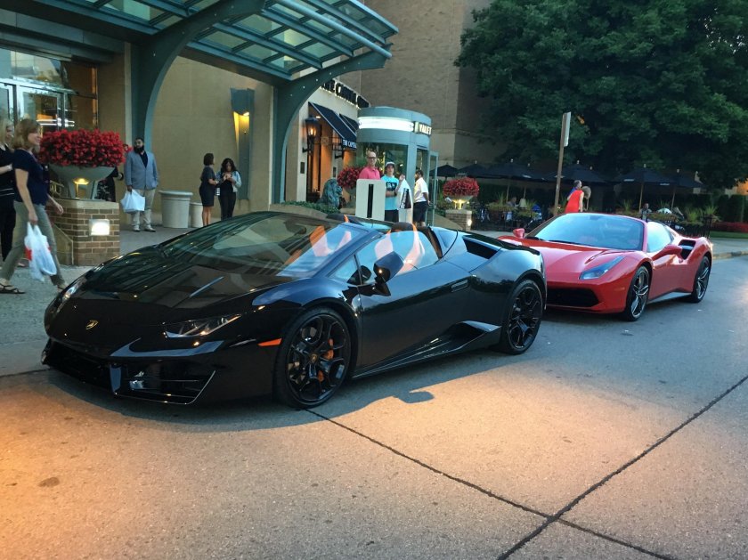 Ламборгини Феррари 488