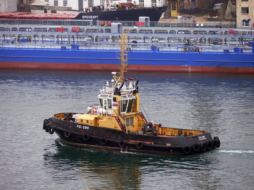 Буксир РБ 389