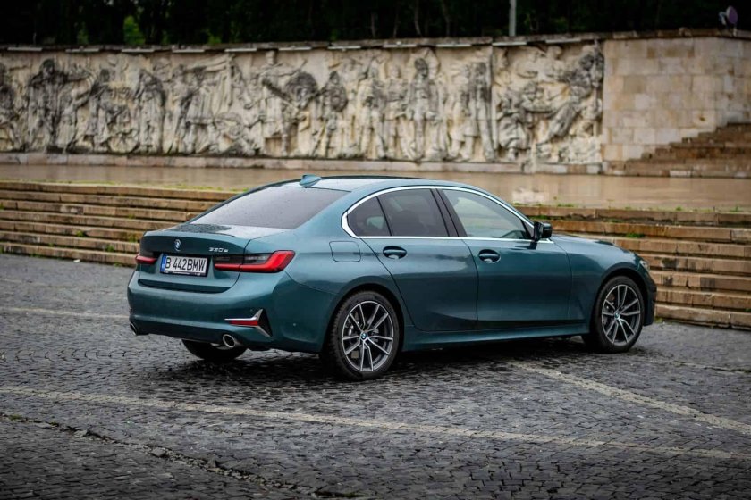 BMW 330 2021
