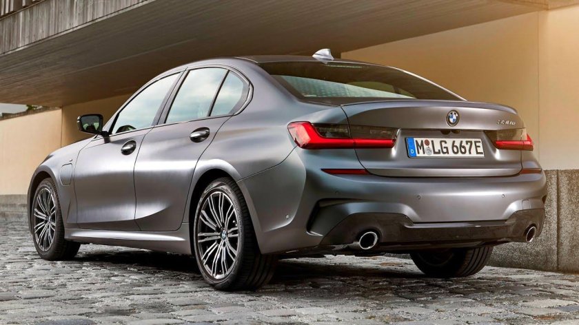 BMW 330e 2019