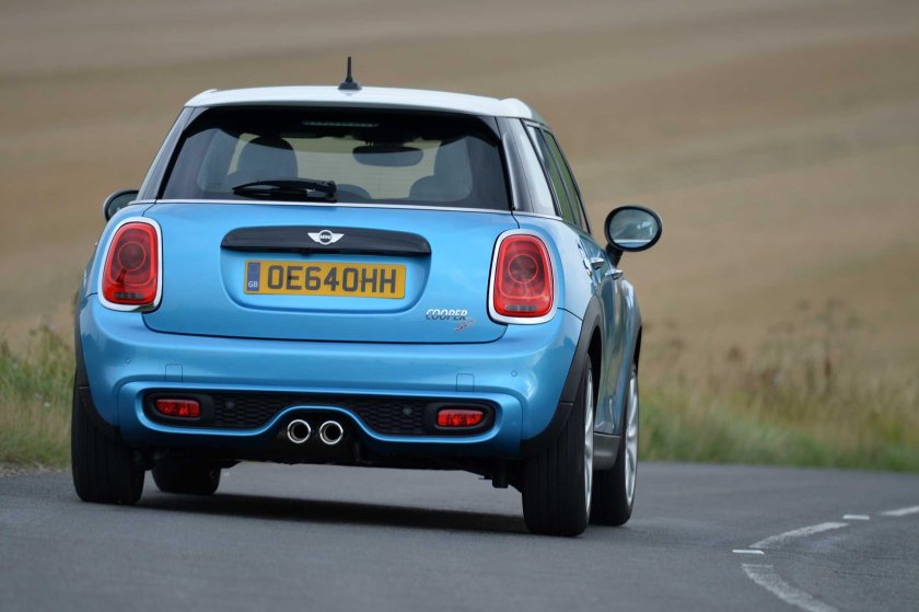 Мини Купер фото сзади