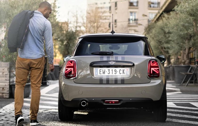 Mini Cooper вид сзади