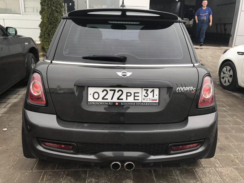 Мини Купер сзади
