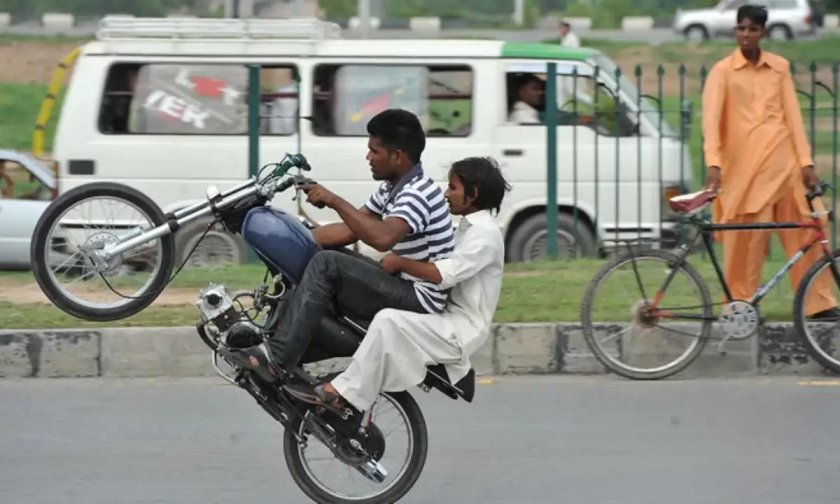 Мопеды в Индии