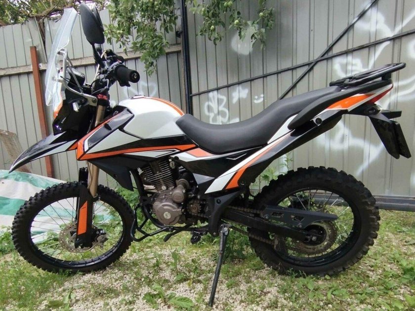 Мотоцикл эндуро 250