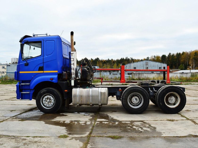 Седельный тягач камаз 65806