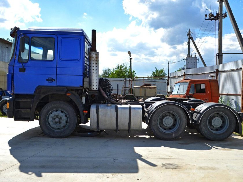 Седельный тягач Тонар