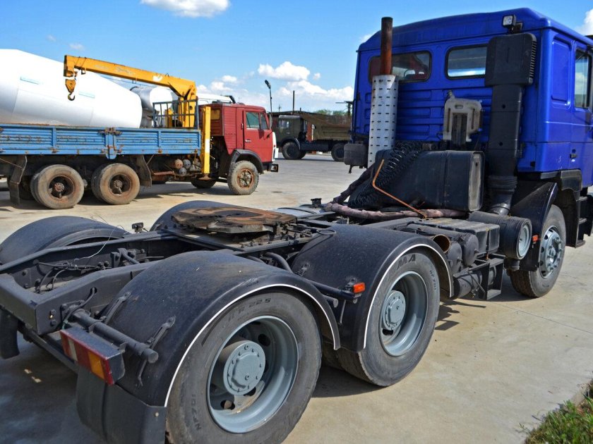 Седельный тягач Тонар