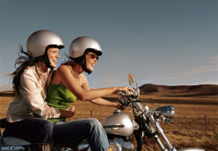 Две девушки на мото