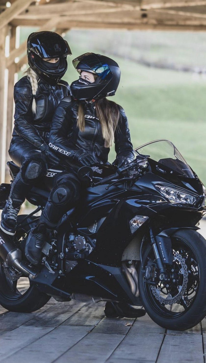 Девушка на мотоцикл