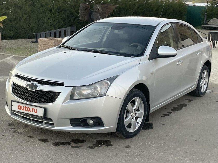 Шевроле круз седан серебристый