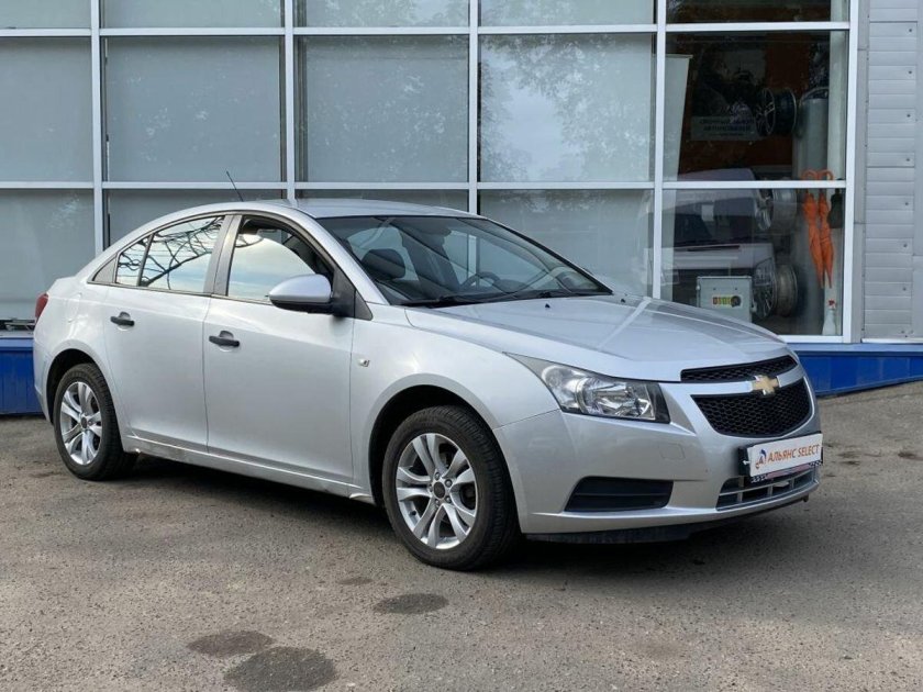 Chevrolet cruze серебристый