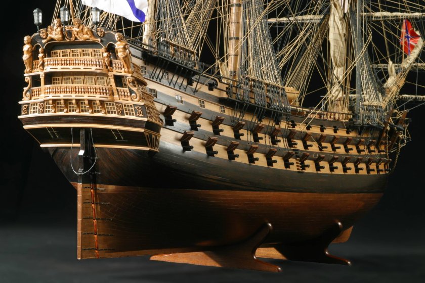 Трех иерархов корабль