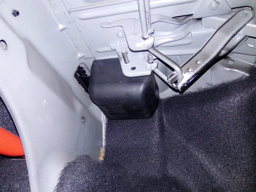 Пружина багажника Датсун он до