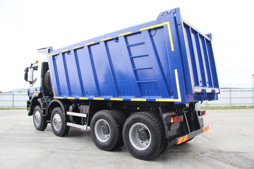 Iveco 8x8 самосвал