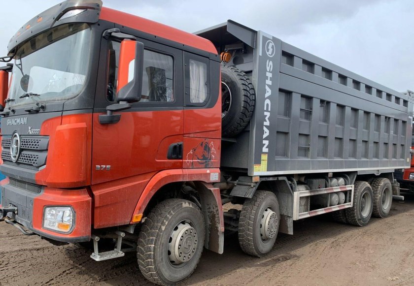 Шакман самосвал 4 осный