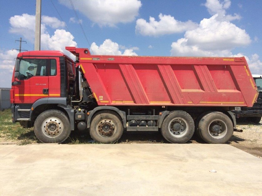 КАМАЗ сороконожка самосвал