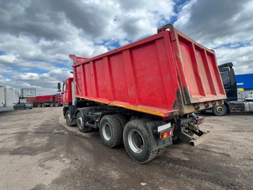 Вольво самосвал 8х4